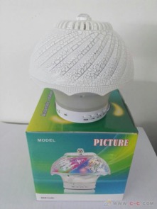 深圳香林牌旋轉(zhuǎn)藍牙音響