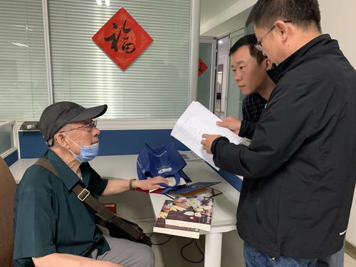 退休營(yíng)養(yǎng)學(xué)專(zhuān)家捐書(shū)傳道 將專(zhuān)業(yè)書(shū)籍贈(zèng)予食品行業(yè)新星